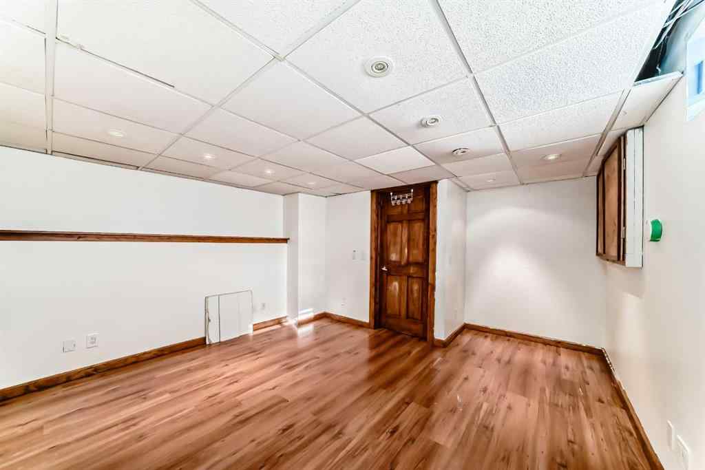 MLS® A2266353 - 323 Appleglen Place SE in Applewood Park Calgary, Residential