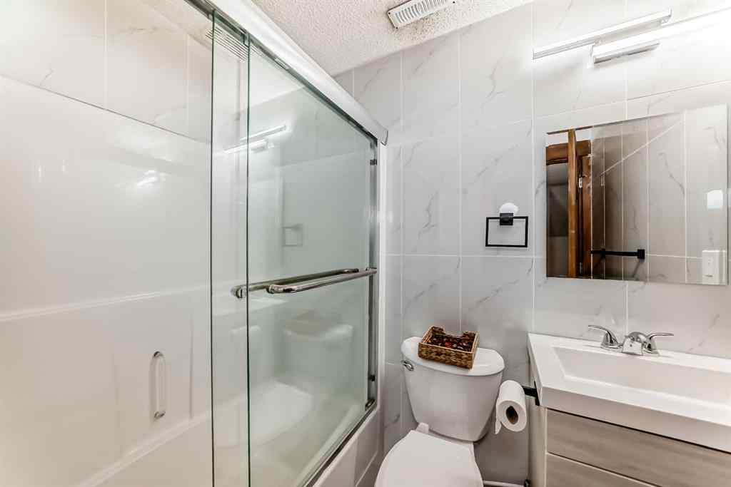 MLS® A2266353 - 323 Appleglen Place SE in Applewood Park Calgary, Residential