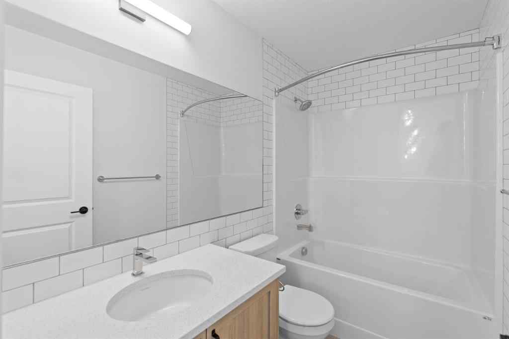 MLS® A2266357 - 440 Lewiston Landing NE in Lewisburg Calgary, Residential