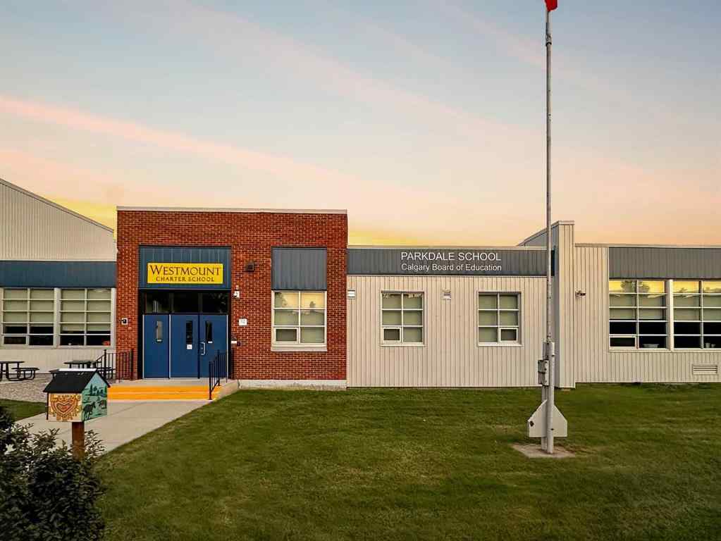 MLS® A2266363 - 730 33A Street NW in Parkdale Calgary, Residential