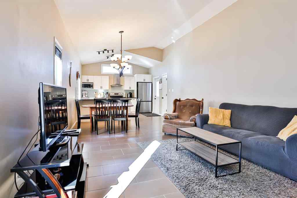 MLS® A2266365 - 887 Keystone Meadows W in Copperwood Lethbridge, Residential