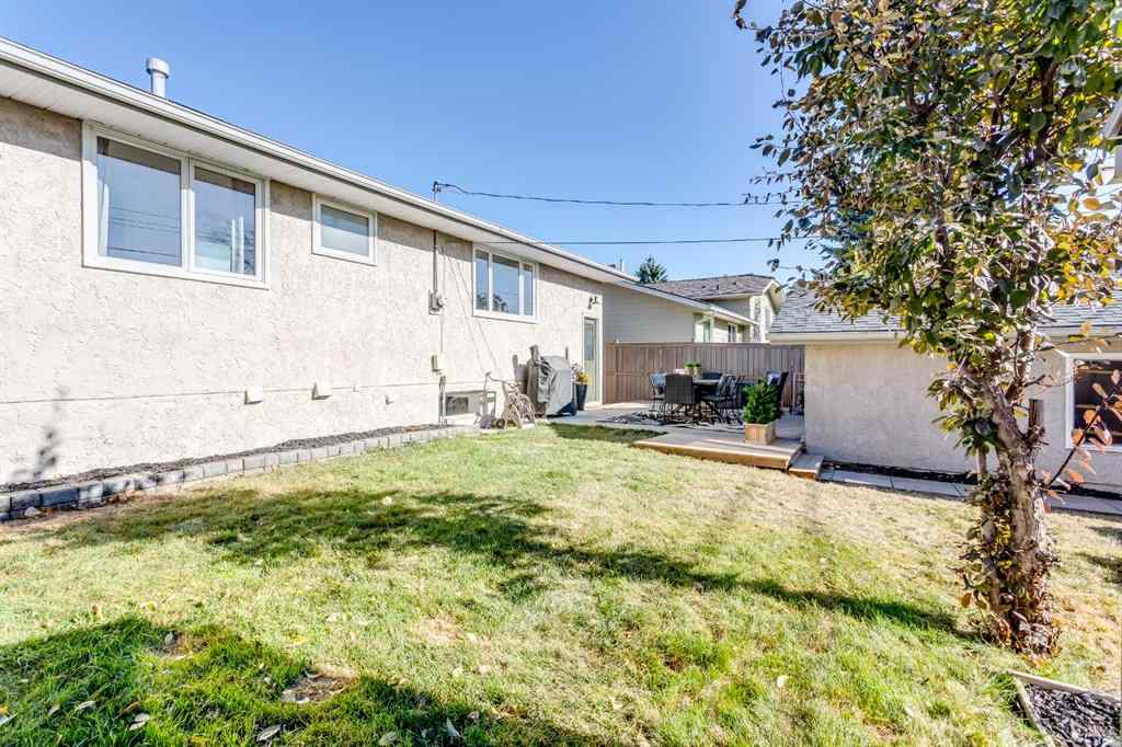 MLS® A2266368 - 959 Parkwood Way SE in Parkland Calgary, Residential