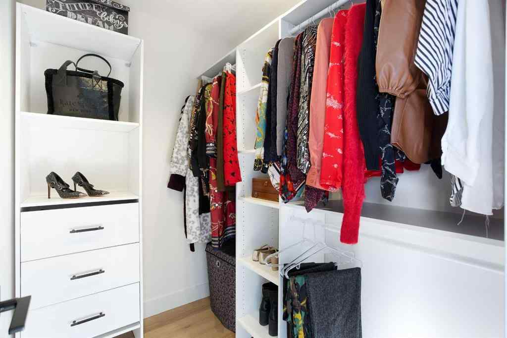 MLS® A2266368 - 959 Parkwood Way SE in Parkland Calgary, Residential