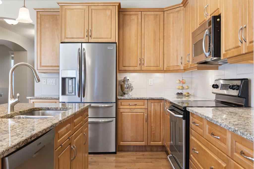 MLS® A2266370 - 5550 Henwood Street SW in Garrison Green Calgary, Residential