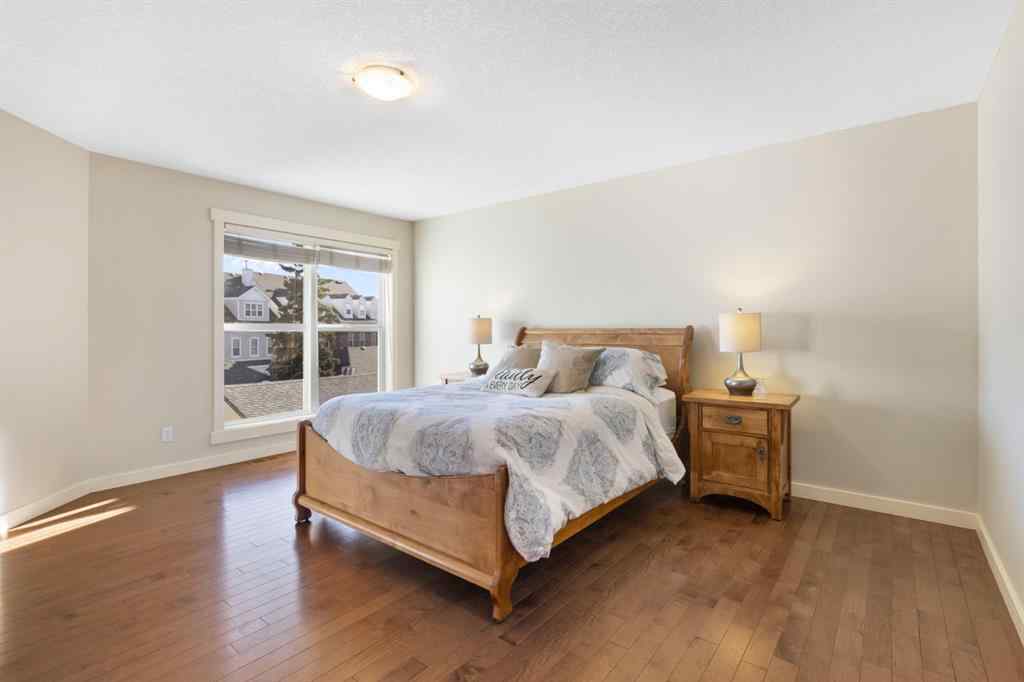 MLS® A2266370 - 5550 Henwood Street SW in Garrison Green Calgary, Residential