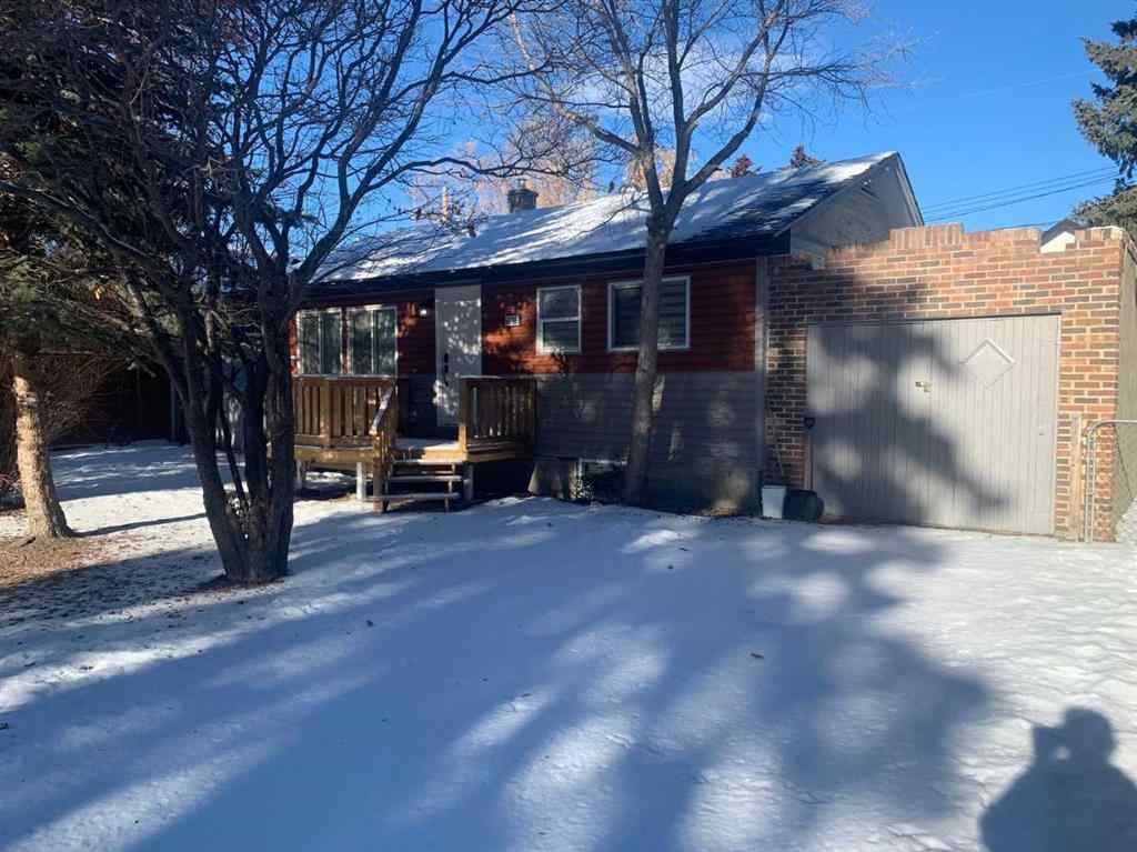 MLS® A2266372 - 6016 33 Avenue NW in Bowness Calgary, Residential