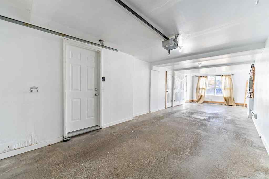 MLS® A2266373 - 121 Eversyde Point SW in Evergreen Calgary, Residential