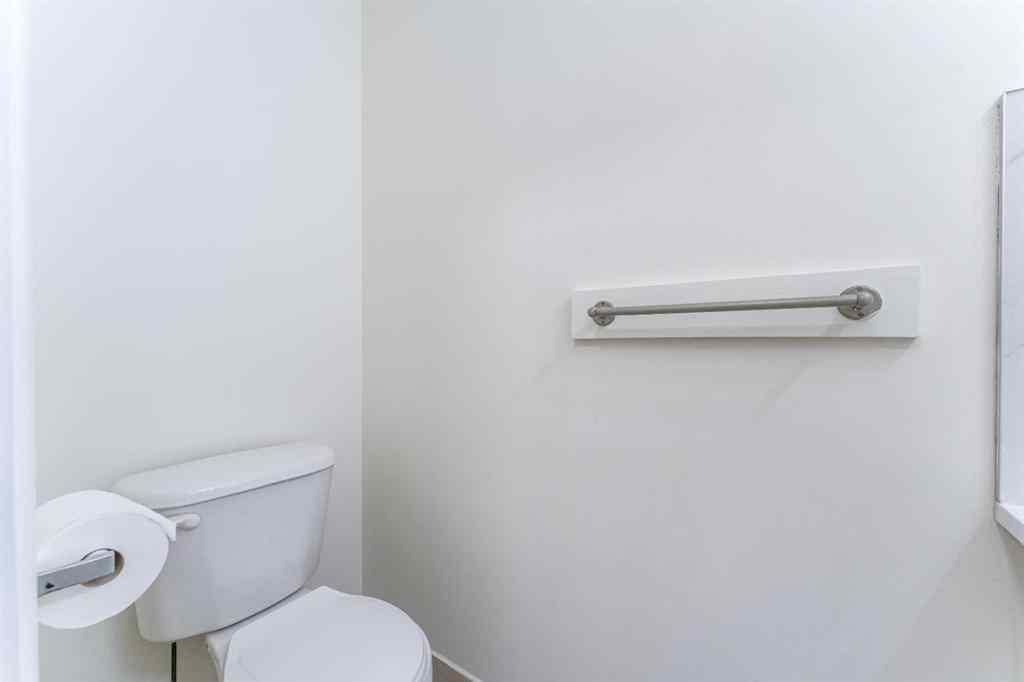 MLS® A2266373 - 121 Eversyde Point SW in Evergreen Calgary, Residential