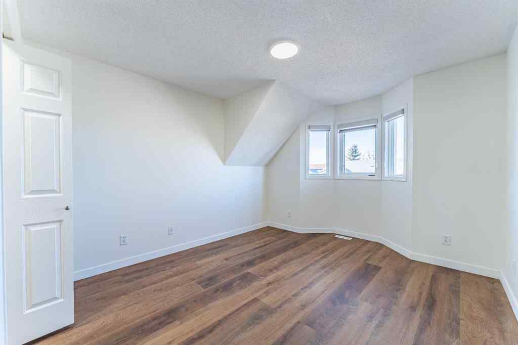 MLS® A2266373 - 121 Eversyde Point SW in Evergreen Calgary, Residential