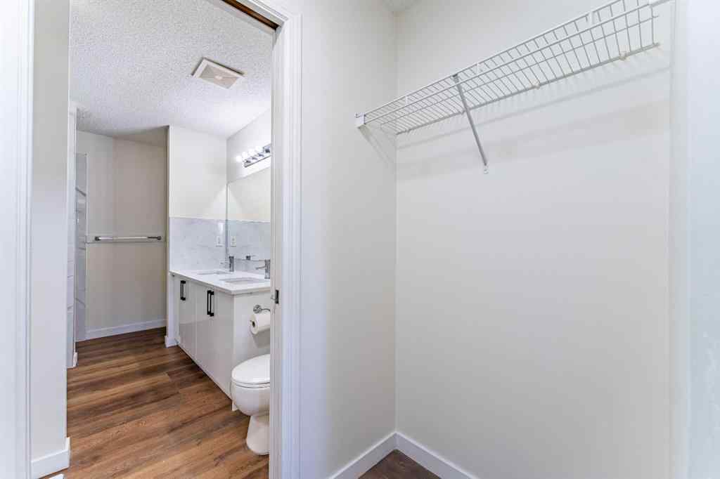 MLS® A2266373 - 121 Eversyde Point SW in Evergreen Calgary, Residential