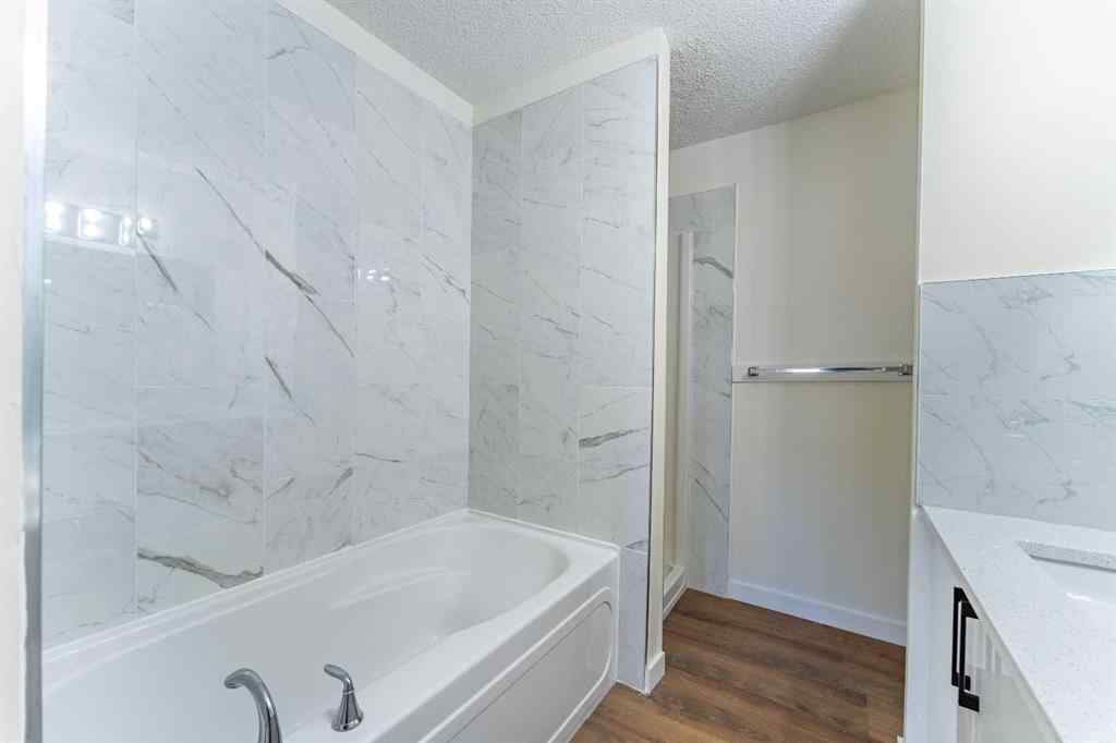 MLS® A2266373 - 121 Eversyde Point SW in Evergreen Calgary, Residential