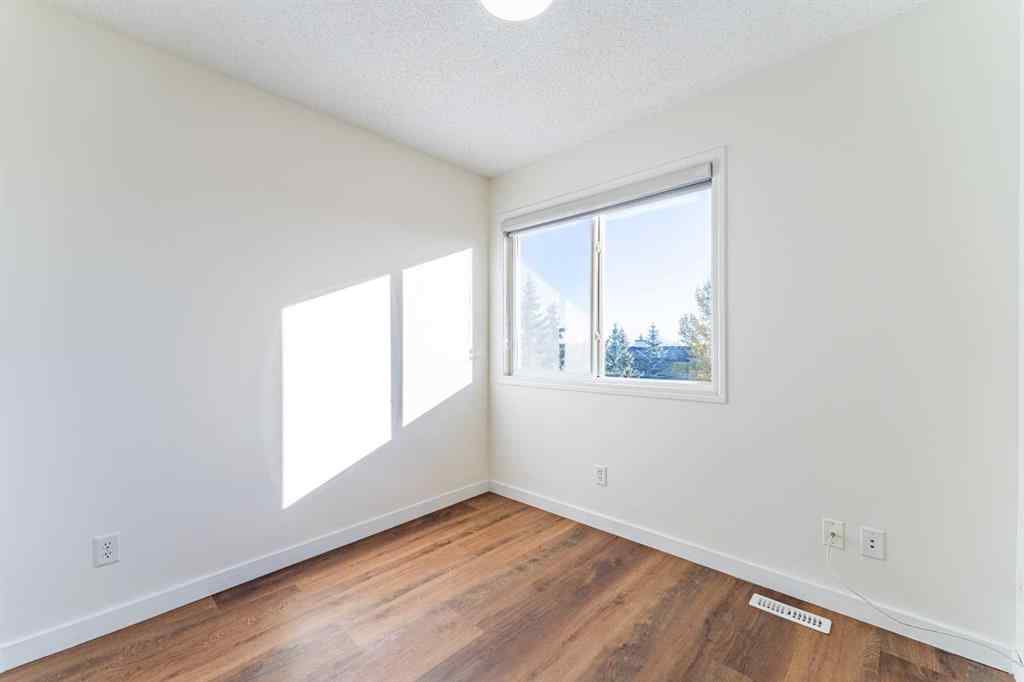 MLS® A2266373 - 121 Eversyde Point SW in Evergreen Calgary, Residential
