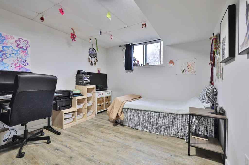 MLS® A2266378 - 5611 53 Avenue  in Sparling Camrose, Residential