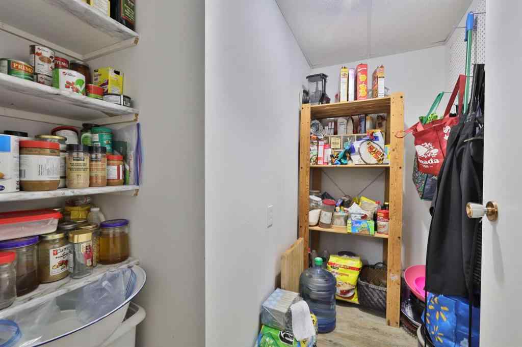 MLS® A2266378 - 5611 53 Avenue  in Sparling Camrose, Residential