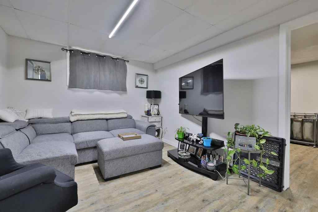 MLS® A2266378 - 5611 53 Avenue  in Sparling Camrose, Residential