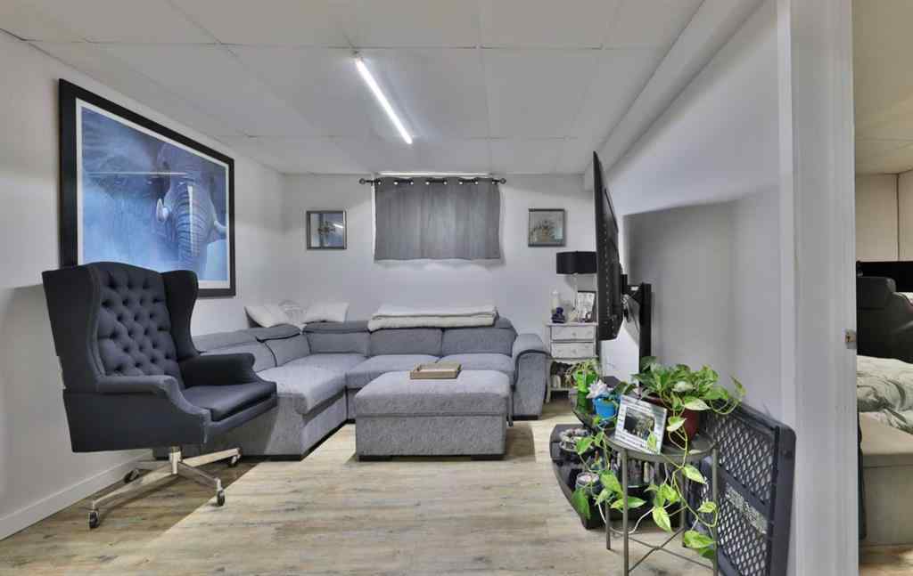 MLS® A2266378 - 5611 53 Avenue  in Sparling Camrose, Residential