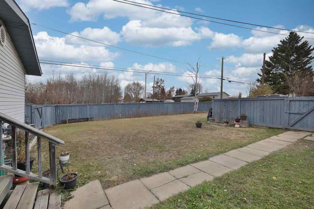 MLS® A2266378 - 5611 53 Avenue  in Sparling Camrose, Residential