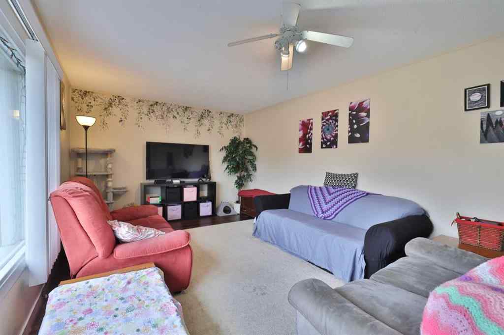 MLS® A2266378 - 5611 53 Avenue  in Sparling Camrose, Residential