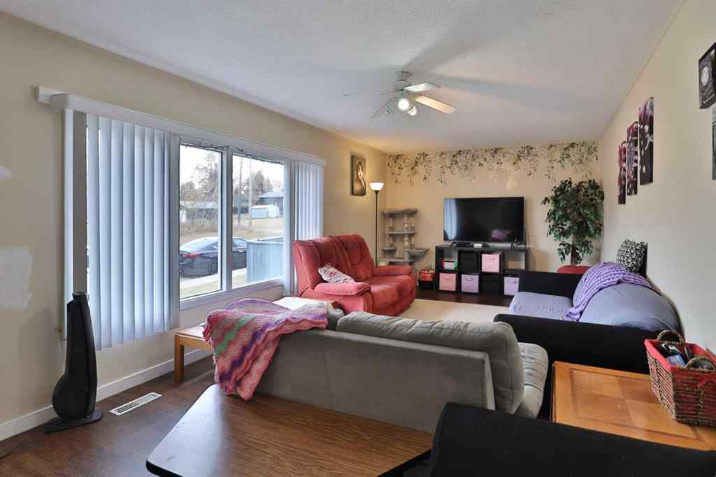 MLS® A2266378 - 5611 53 Avenue  in Sparling Camrose, Residential