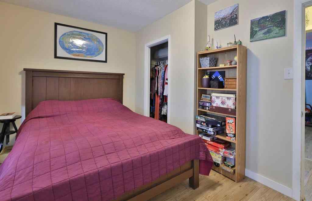 MLS® A2266378 - 5611 53 Avenue  in Sparling Camrose, Residential