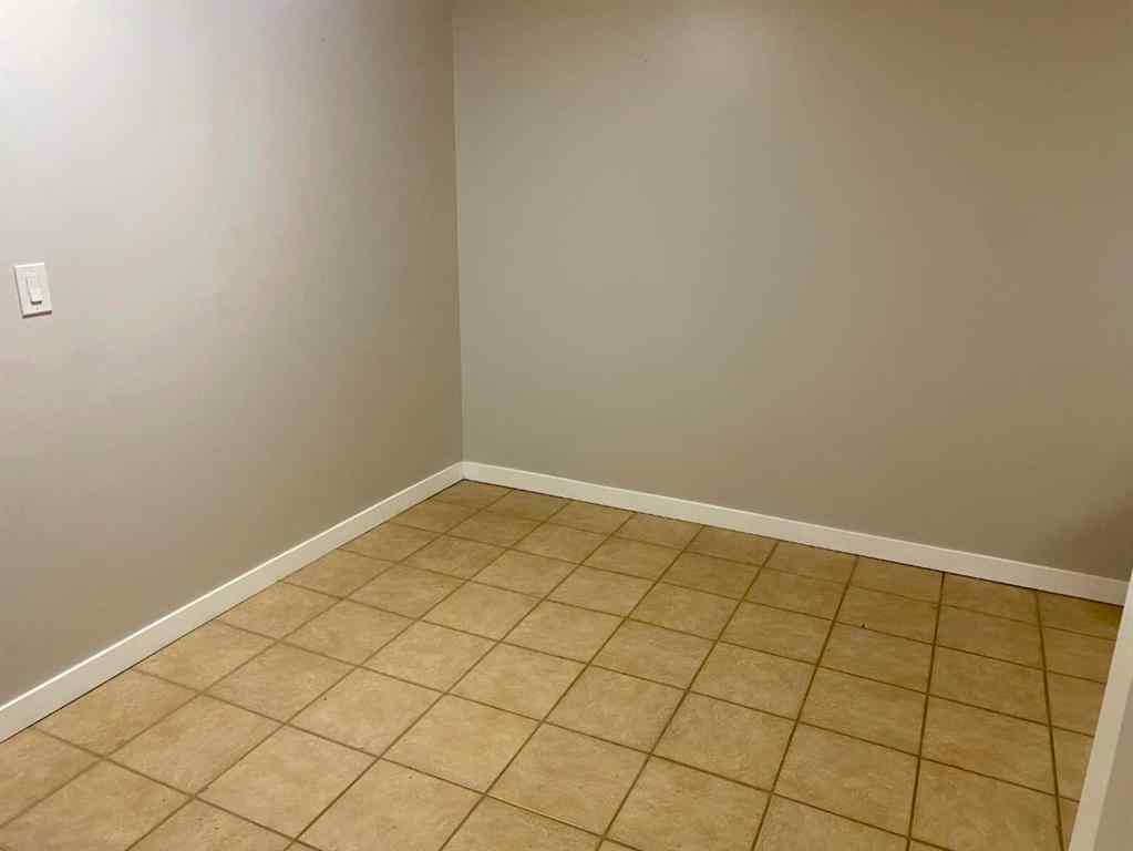 MLS® A2266385 - 2015 16 Avenue S in Agnes Davidson Lethbridge, Rental