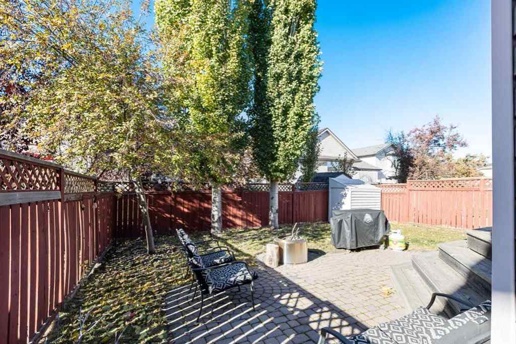 MLS® A2266390 - 319 Douglas Glen Boulevard SE in Douglasdale/Glen Calgary, Residential