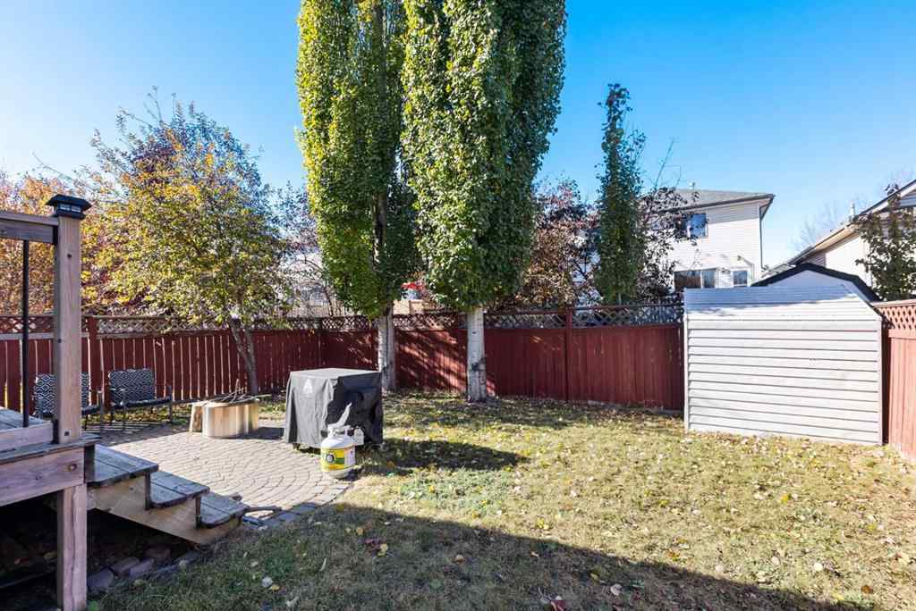 MLS® A2266390 - 319 Douglas Glen Boulevard SE in Douglasdale/Glen Calgary, Residential