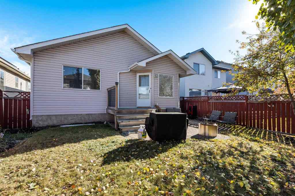 MLS® A2266390 - 319 Douglas Glen Boulevard SE in Douglasdale/Glen Calgary, Residential