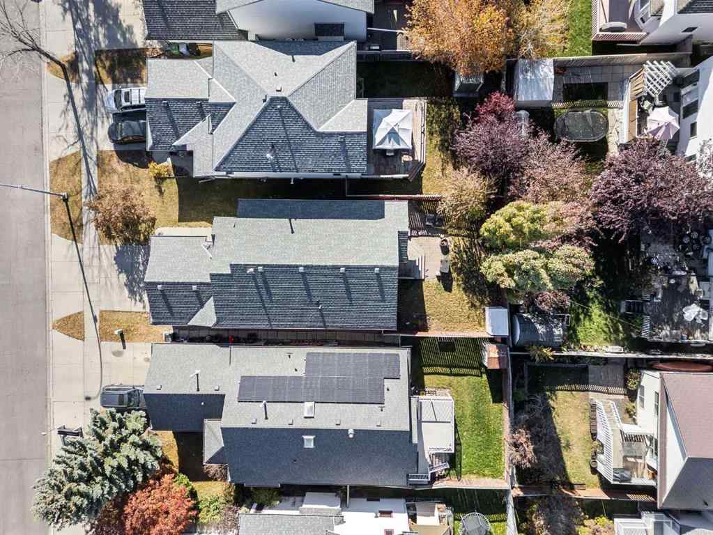 MLS® A2266390 - 319 Douglas Glen Boulevard SE in Douglasdale/Glen Calgary, Residential