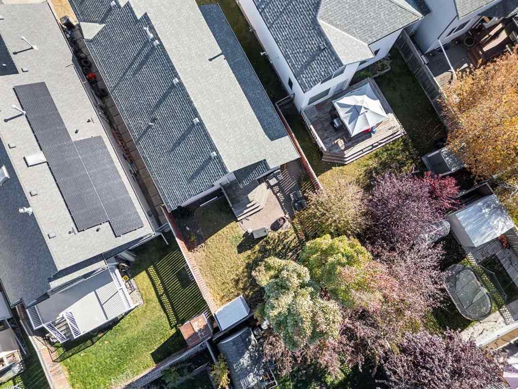 MLS® A2266390 - 319 Douglas Glen Boulevard SE in Douglasdale/Glen Calgary, Residential