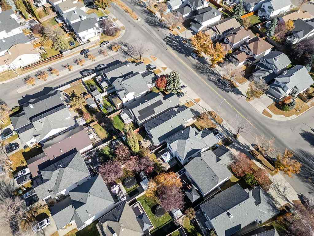 MLS® A2266390 - 319 Douglas Glen Boulevard SE in Douglasdale/Glen Calgary, Residential