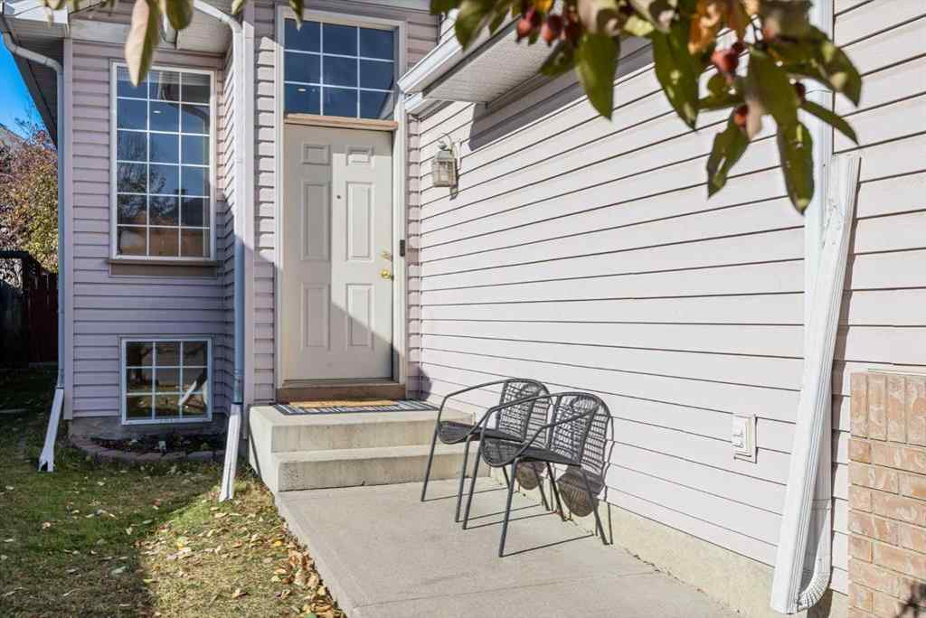 MLS® A2266390 - 319 Douglas Glen Boulevard SE in Douglasdale/Glen Calgary, Residential