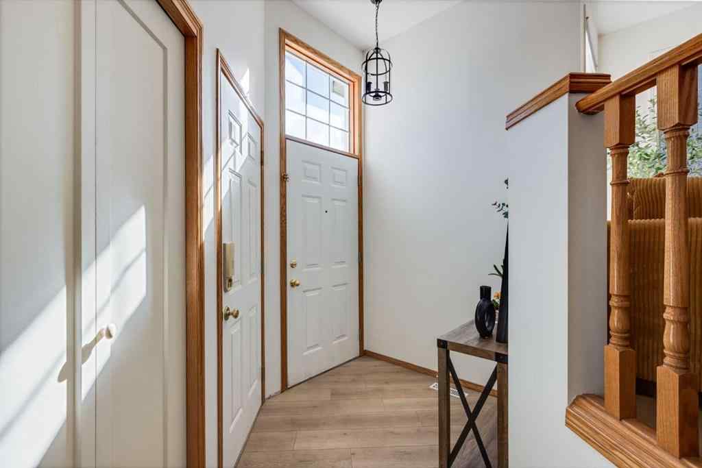 MLS® A2266390 - 319 Douglas Glen Boulevard SE in Douglasdale/Glen Calgary, Residential