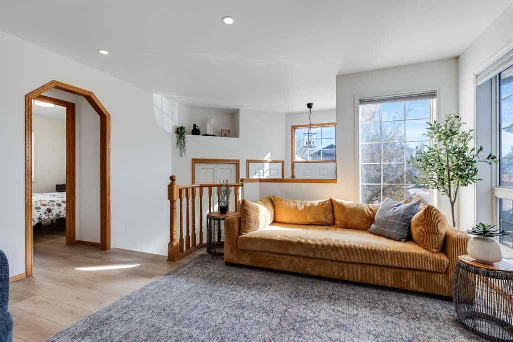 MLS® A2266390 - 319 Douglas Glen Boulevard SE in Douglasdale/Glen Calgary, Residential