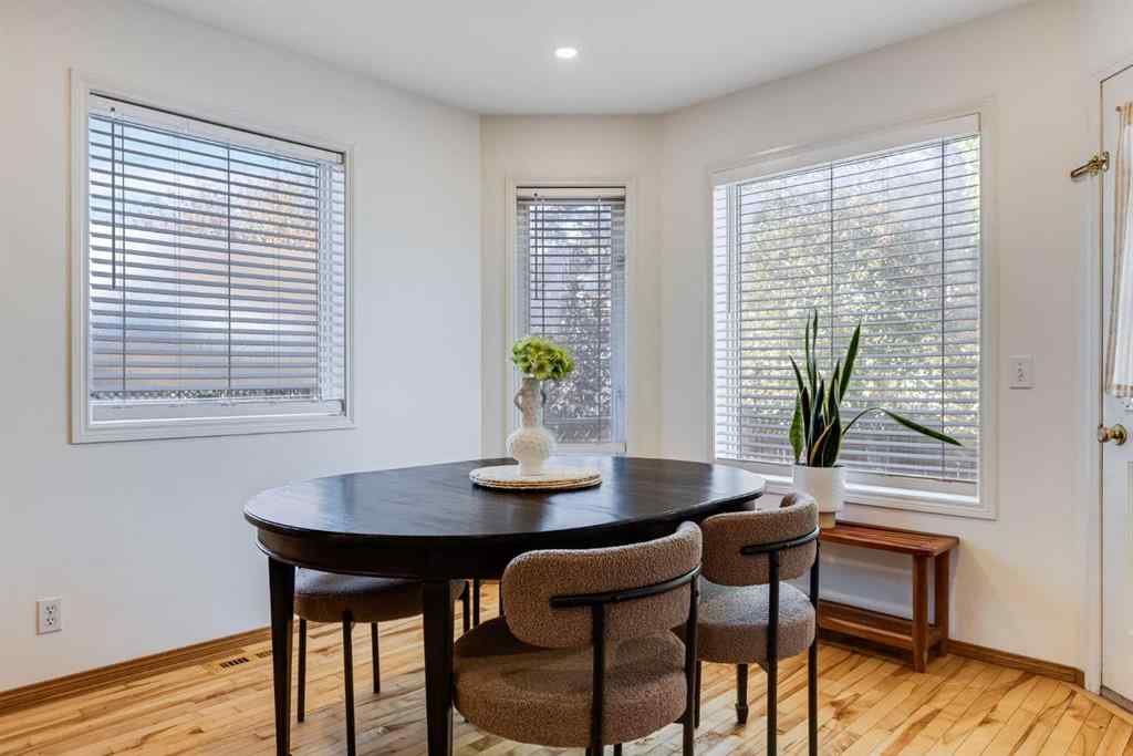 MLS® A2266390 - 319 Douglas Glen Boulevard SE in Douglasdale/Glen Calgary, Residential