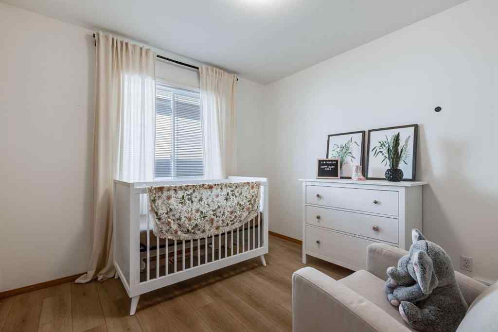 MLS® A2266390 - 319 Douglas Glen Boulevard SE in Douglasdale/Glen Calgary, Residential