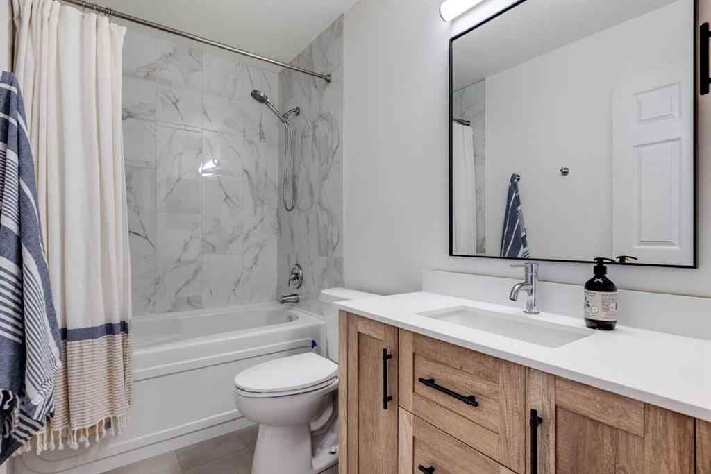 MLS® A2266390 - 319 Douglas Glen Boulevard SE in Douglasdale/Glen Calgary, Residential