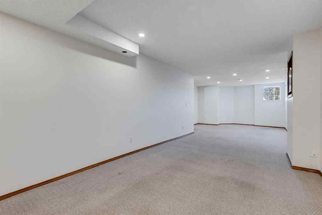 MLS® A2266390 - 319 Douglas Glen Boulevard SE in Douglasdale/Glen Calgary, Residential