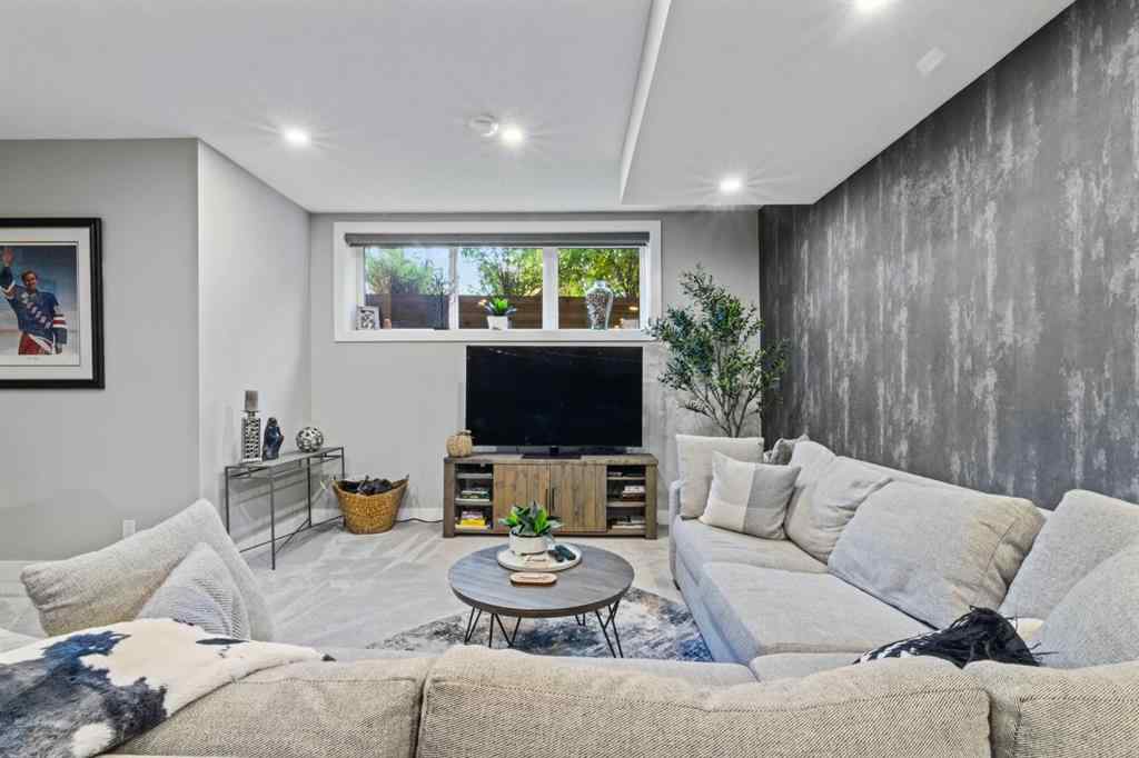 MLS® A2266396 - 1307 21 Avenue NW in Capitol Hill Calgary, Residential