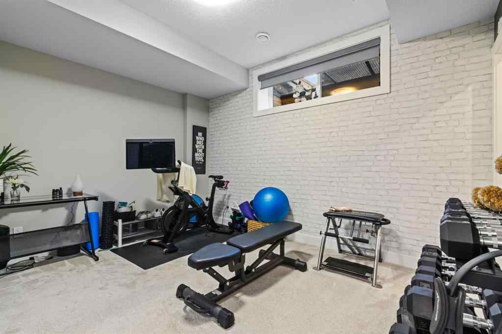 MLS® A2266396 - 1307 21 Avenue NW in Capitol Hill Calgary, Residential