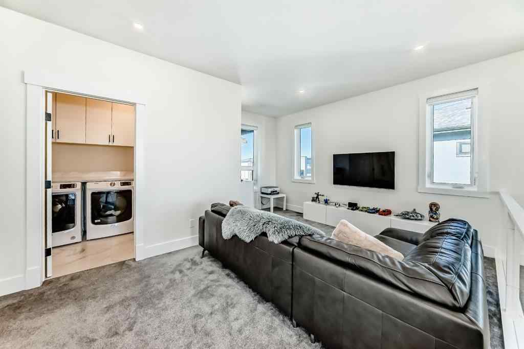 MLS® A2266400 - 76 ROCK LAKE View NW in Rocky Ridge Calgary, Residential