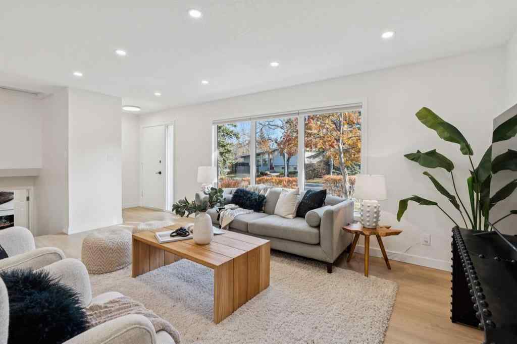 MLS® A2266403 - 9607 Oakhill Drive SW in Oakridge Calgary, Residential