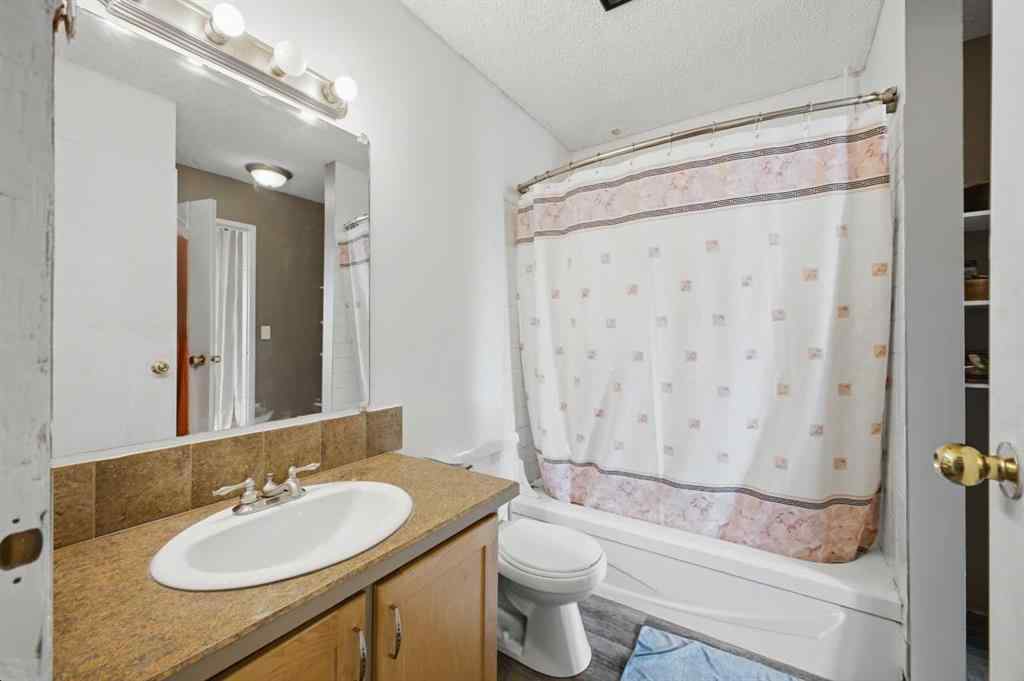 MLS® A2266405 - Unit #34 5935 63 Street  in Highland Green Red Deer, Residential