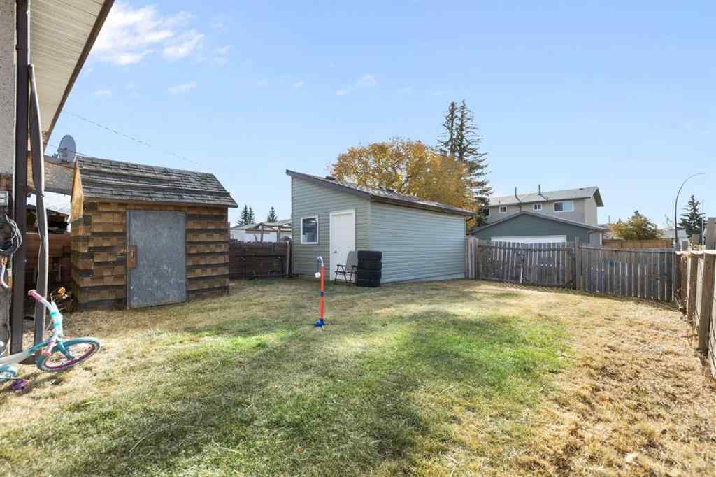 MLS&reg; # A2266408 - 5414 Pensacola Crescent SE in Penbrooke Meadows Calgary, Residential Open Houses