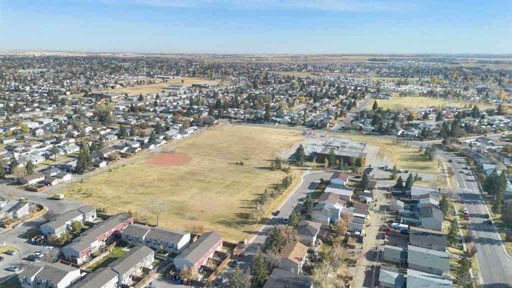 MLS&reg; # A2266408 - 5414 Pensacola Crescent SE in Penbrooke Meadows Calgary, Residential Open Houses