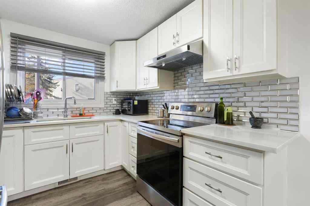 MLS® A2266408 - 5414 Pensacola Crescent SE in Penbrooke Meadows Calgary, Residential