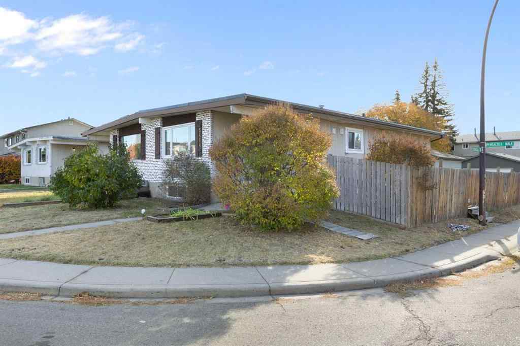 MLS® A2266408 - 5414 Pensacola Crescent SE in Penbrooke Meadows Calgary, Residential