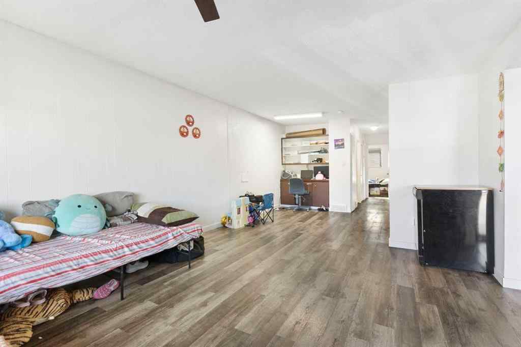 MLS® A2266408 - 5414 Pensacola Crescent SE in Penbrooke Meadows Calgary, Residential