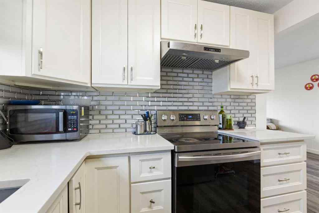 MLS® A2266408 - 5414 Pensacola Crescent SE in Penbrooke Meadows Calgary, Residential