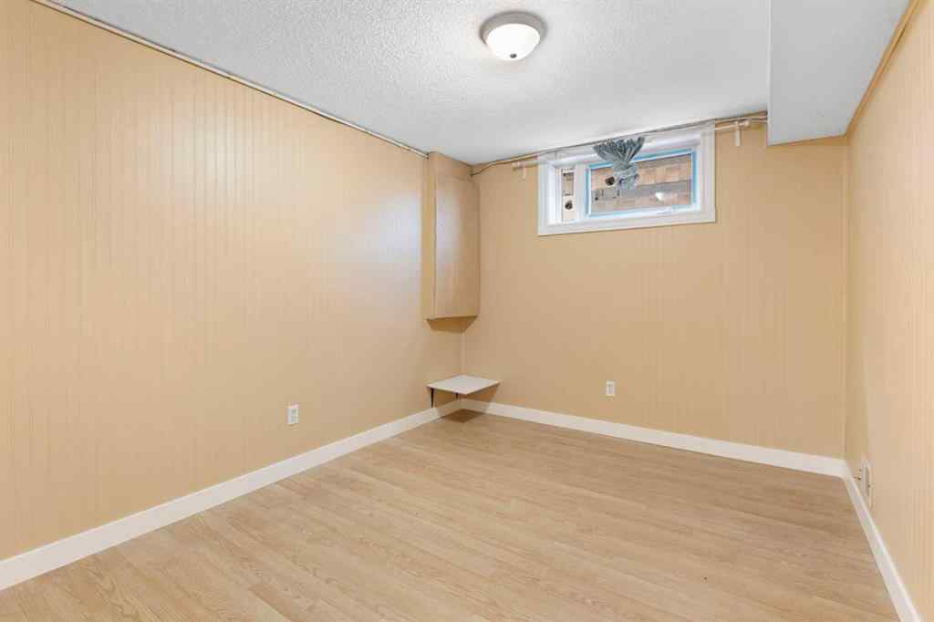 MLS® A2266408 - 5414 Pensacola Crescent SE in Penbrooke Meadows Calgary, Residential